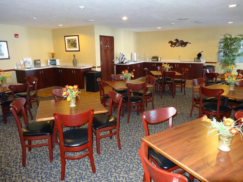 Fairgrounds Inn Du Quoin ภายนอก รูปภาพ
