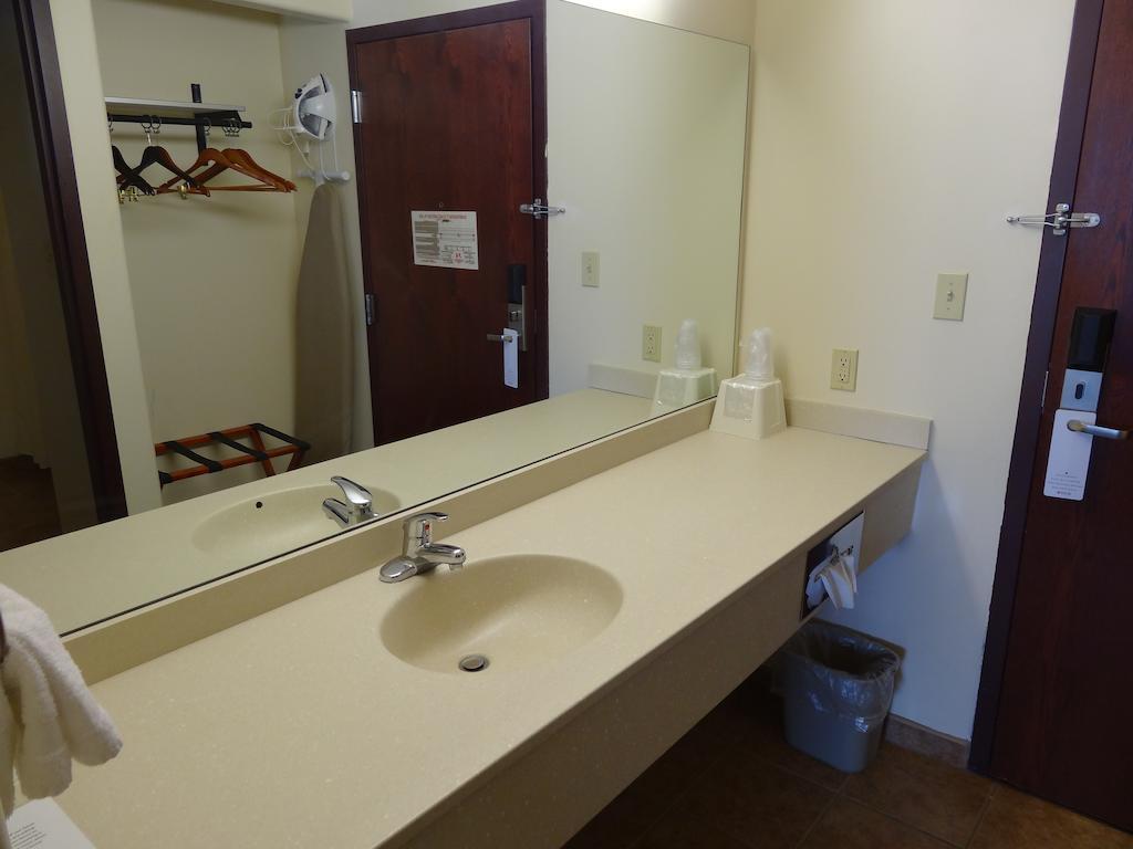 Fairgrounds Inn Du Quoin ภายนอก รูปภาพ
